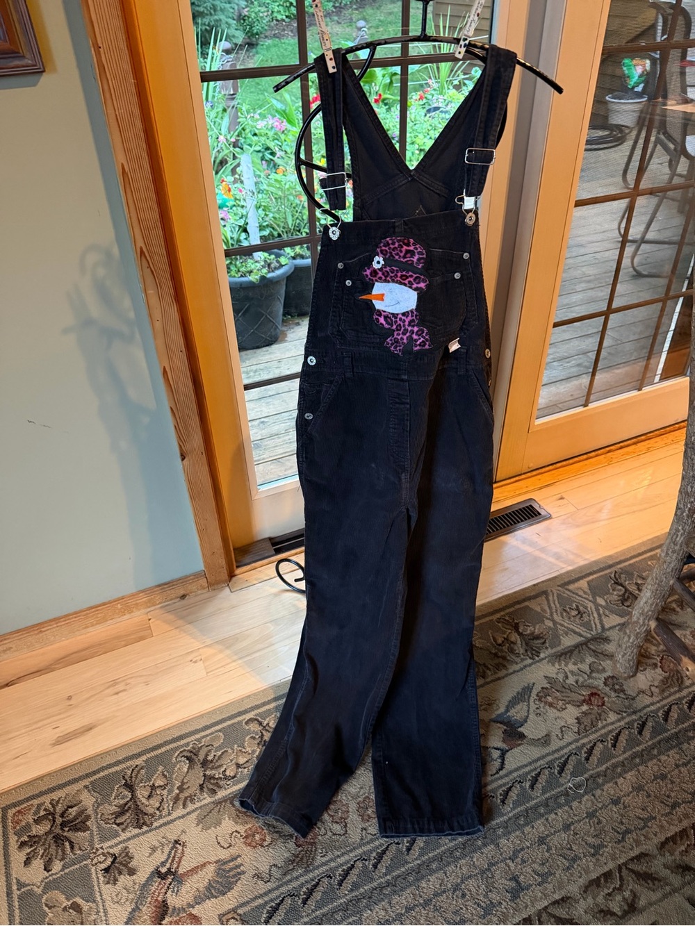 No excuses Vintage 90’s Black Corduroy Snowman Sz M Overalls